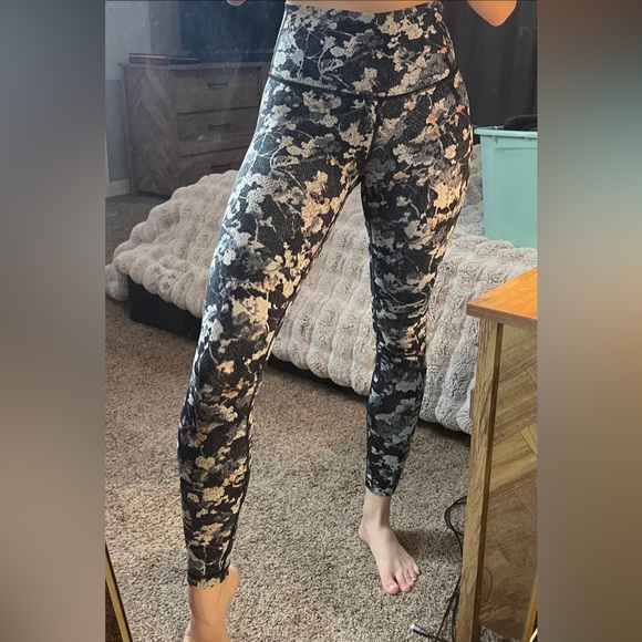 Lululemon Leggings Spring Bloom Size 10 - Picture 10 of 14